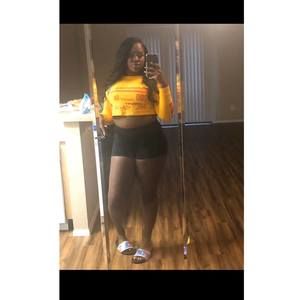 Meet your Posher, Melissia